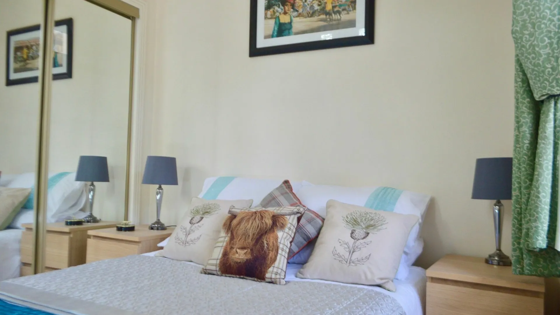 Gorgeous 2 Bedroom Apartment In Converted Church Edinburgh